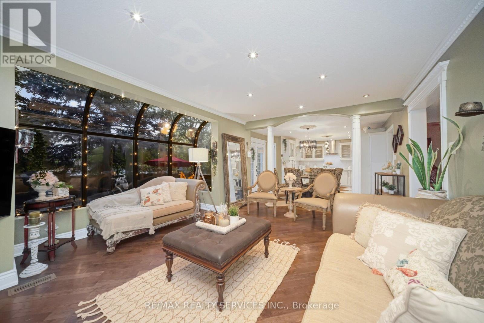 Single Family House for Sale in  LEEWARD DRIVE N Brampton (Westgate) 