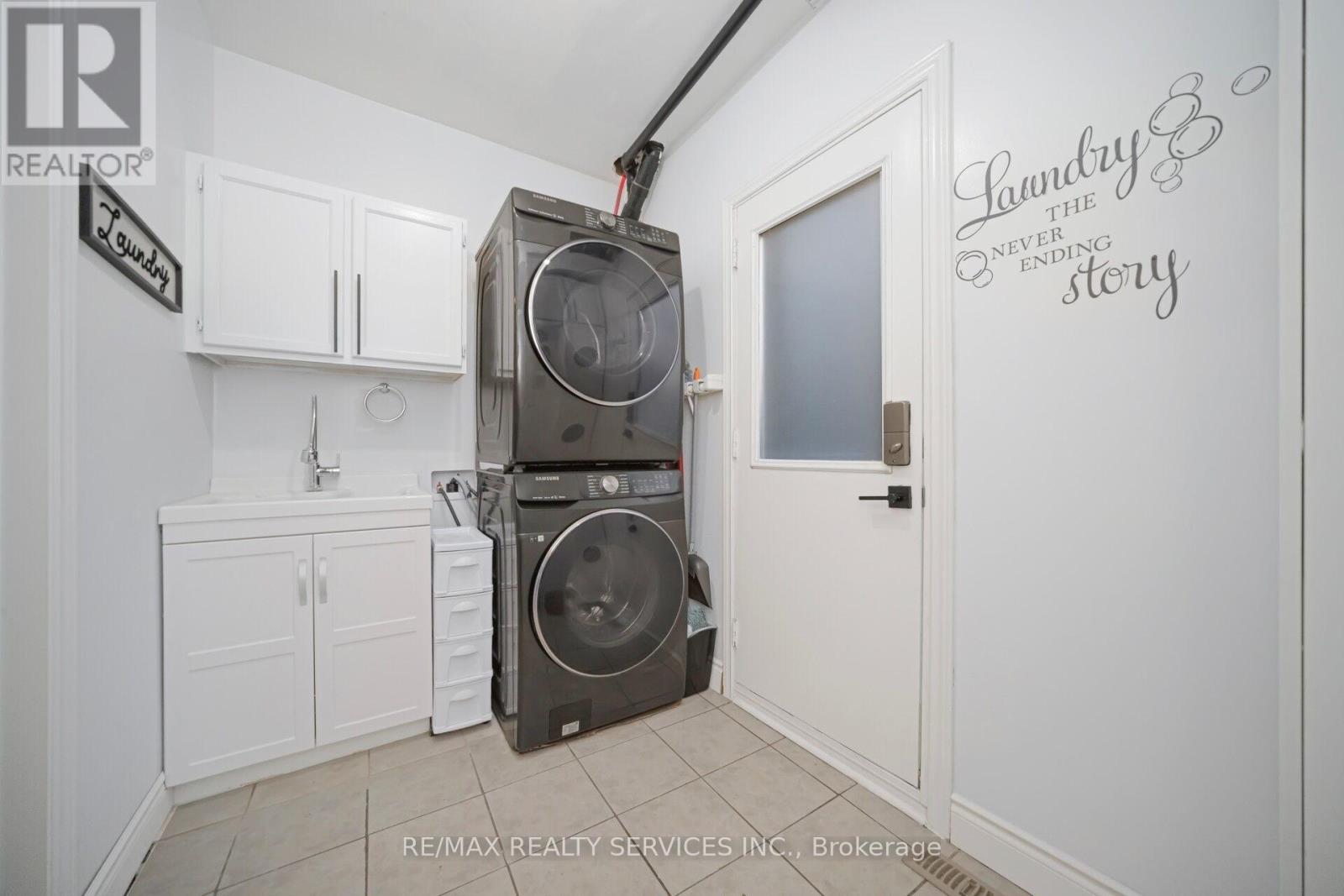 Single Family House for Sale in  LEEWARD DRIVE N Brampton (Westgate) 