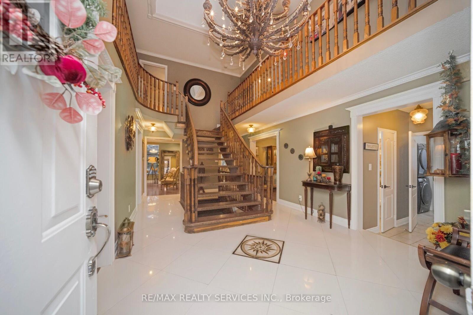 Single Family House for Sale in  LEEWARD DRIVE N Brampton (Westgate) 