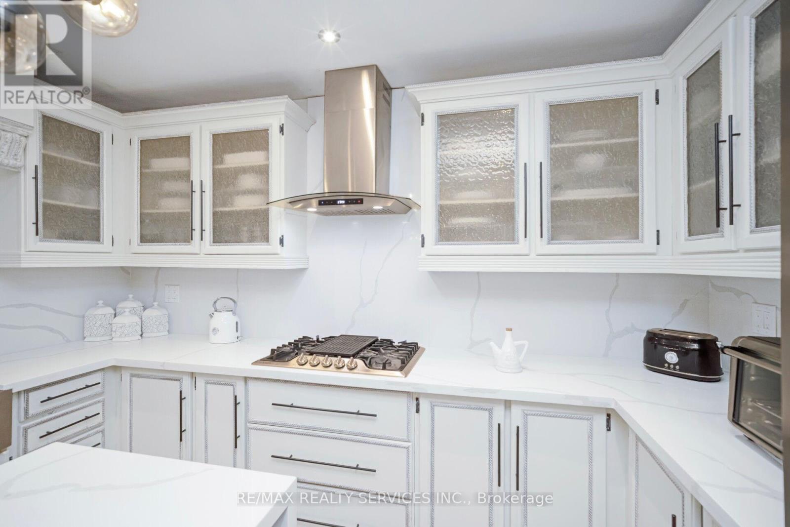 Single Family House for Sale in  LEEWARD DRIVE N Brampton (Westgate) 