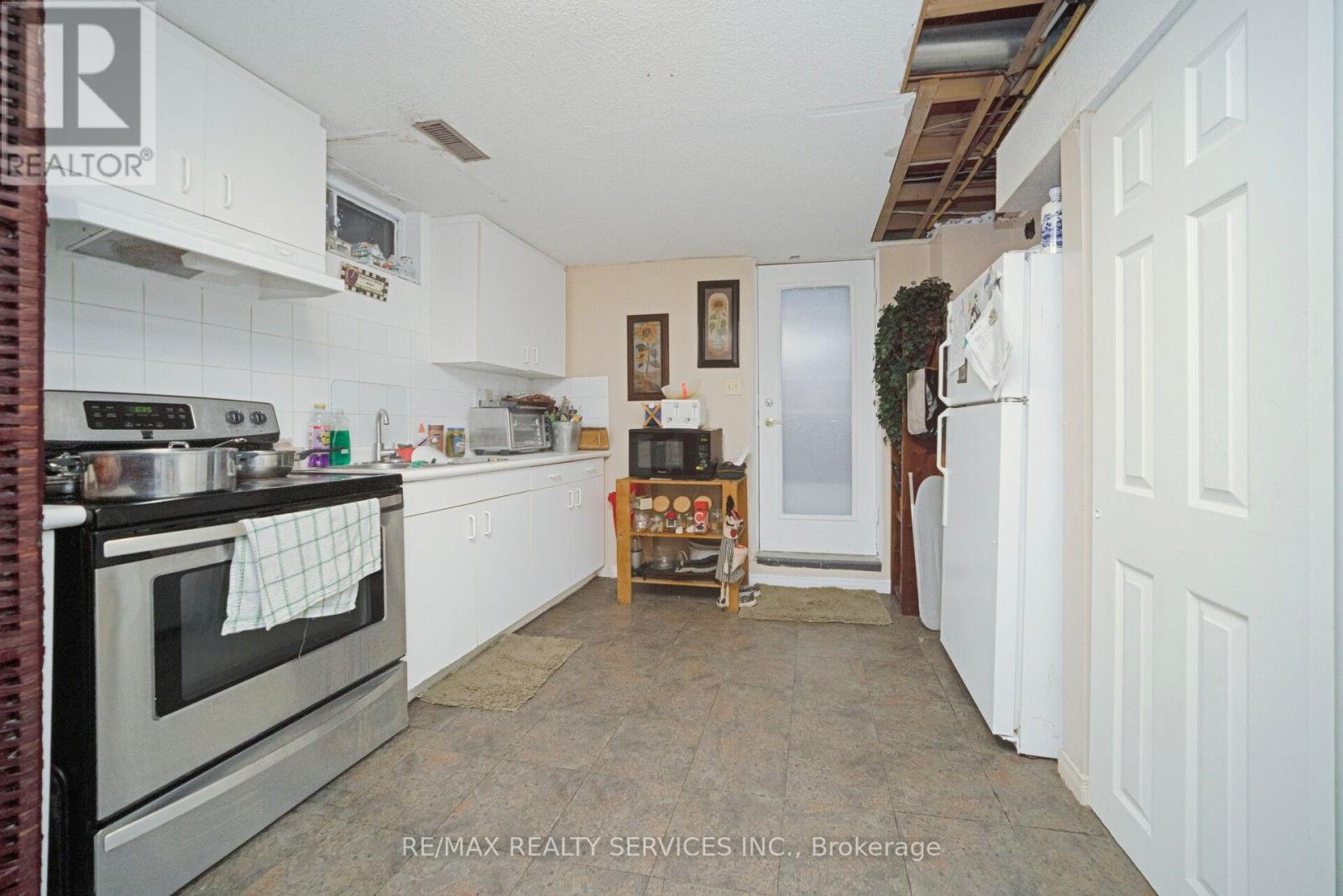 Single Family House for Sale in  LEEWARD DRIVE N Brampton (Westgate) 