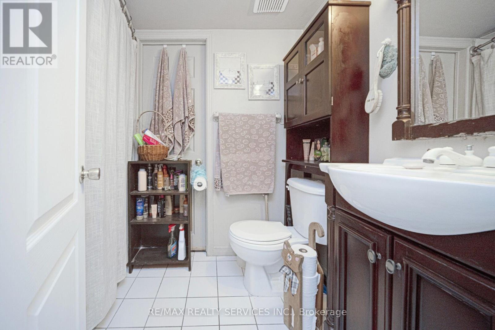 Single Family House for Sale in  LEEWARD DRIVE N Brampton (Westgate) 