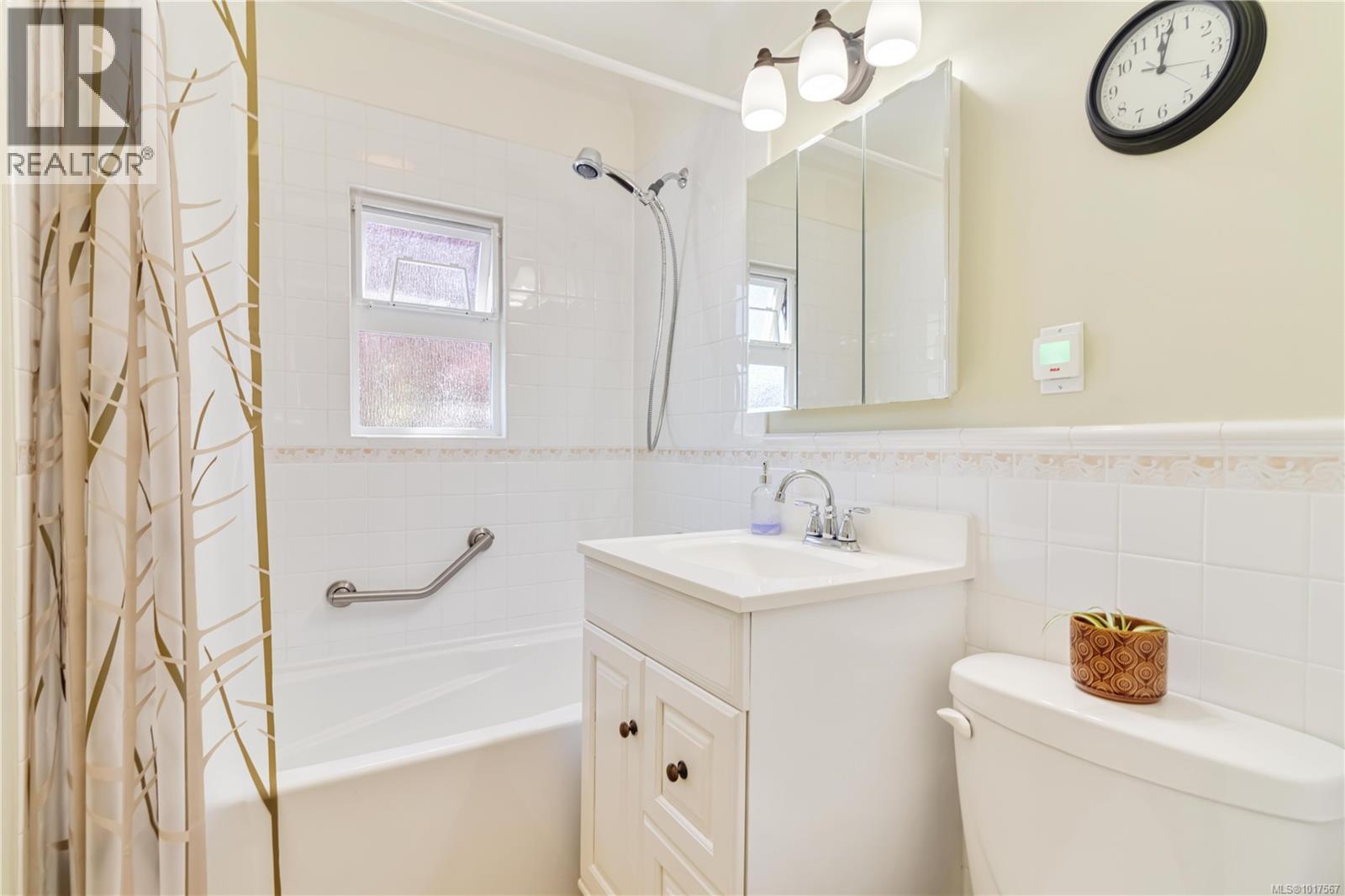  1727 Lillian Road, Victoria