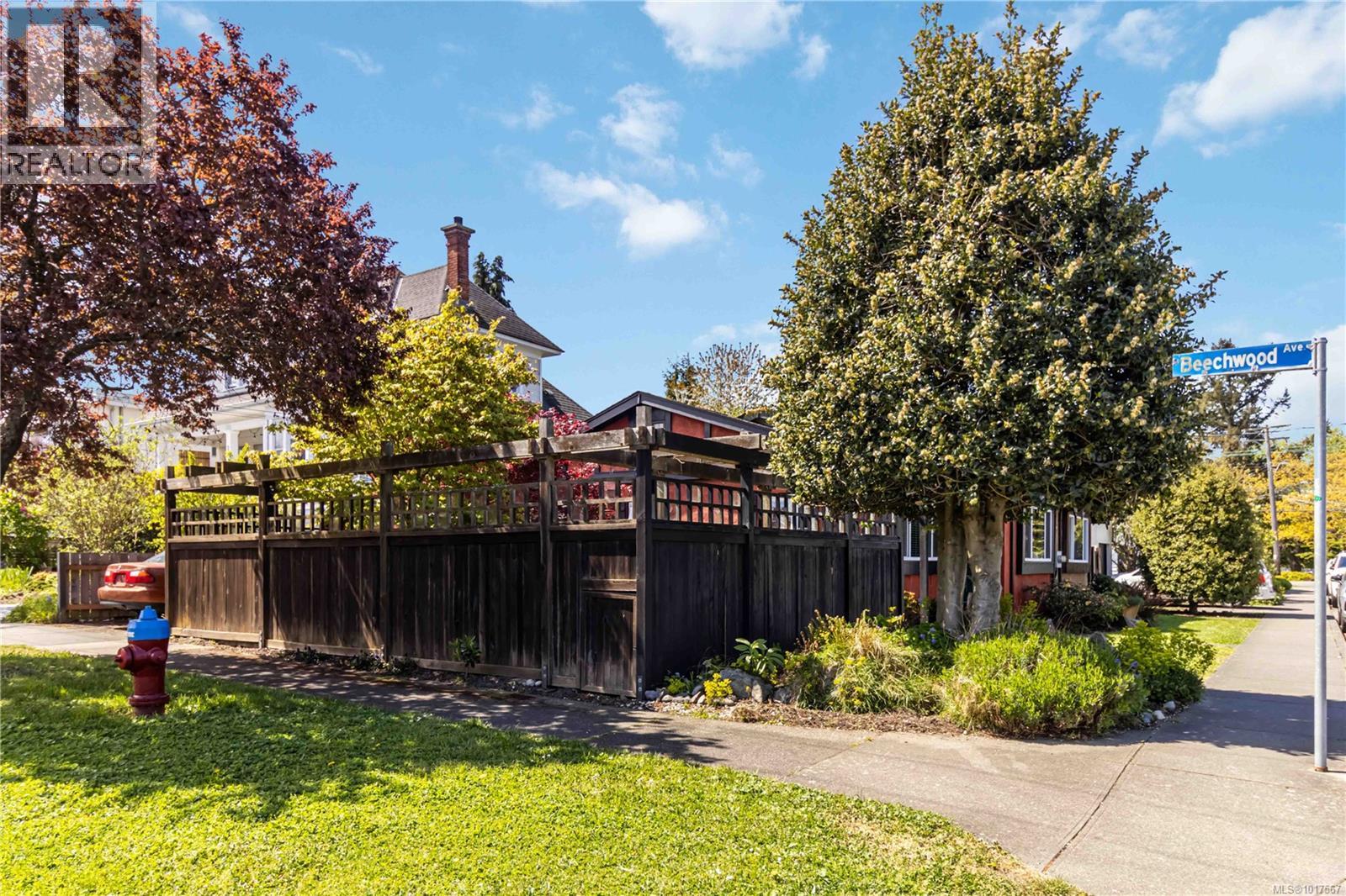  1727 Lillian Road, Victoria