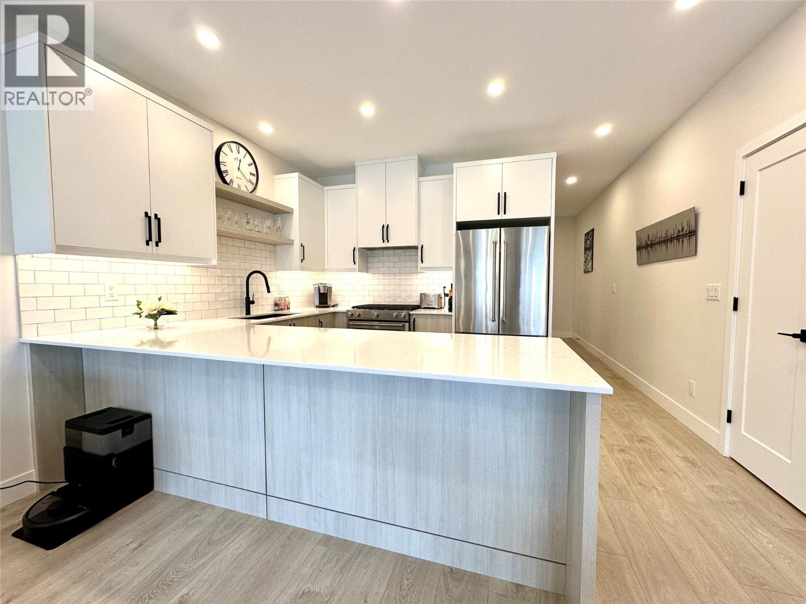 5 8000 VEDETTE Drive, Osoyoos