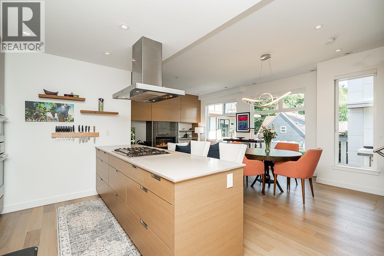102 1205 HAROLD ROAD, North Vancouver