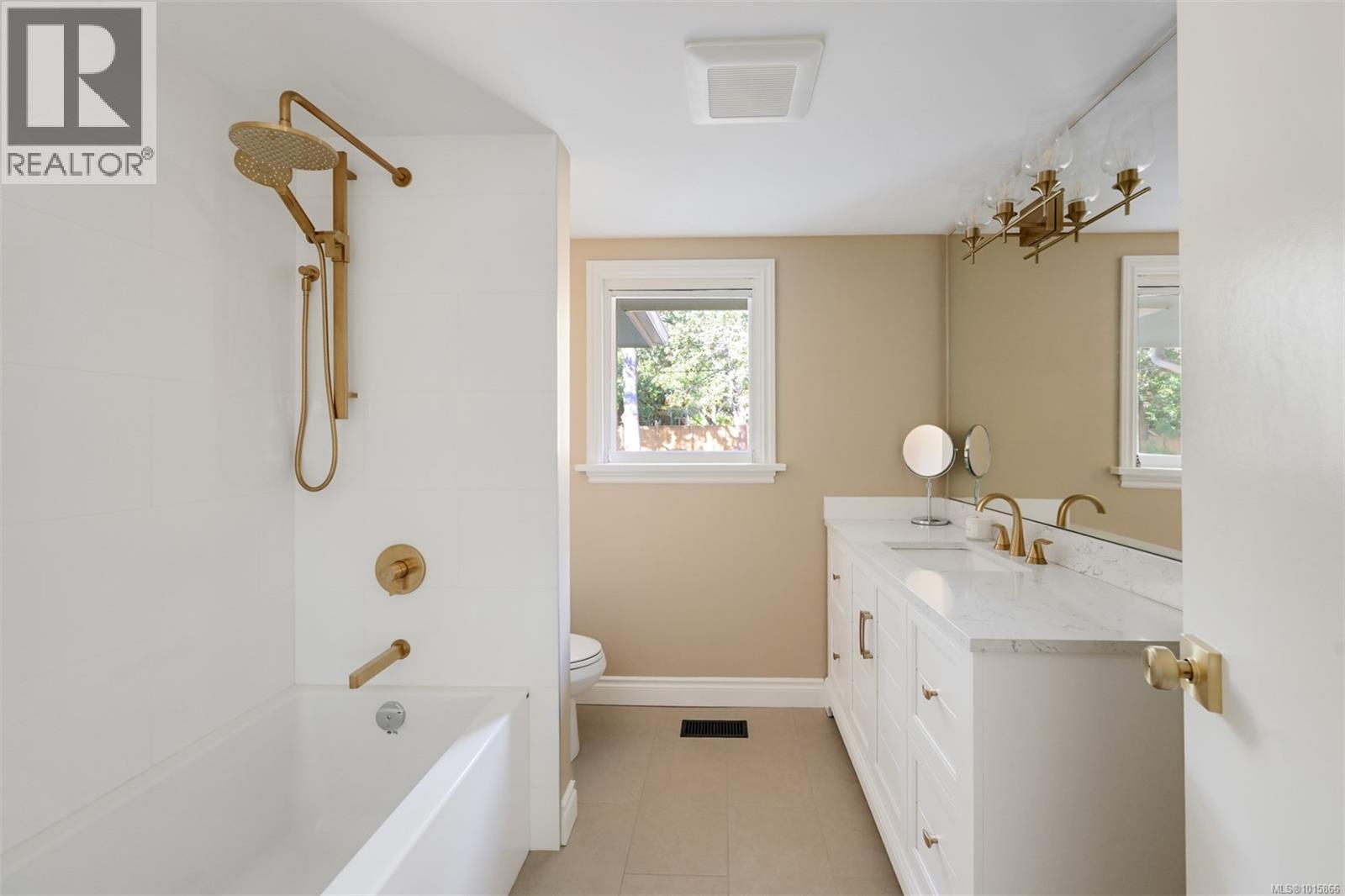  3160 Midland Road, Oak Bay