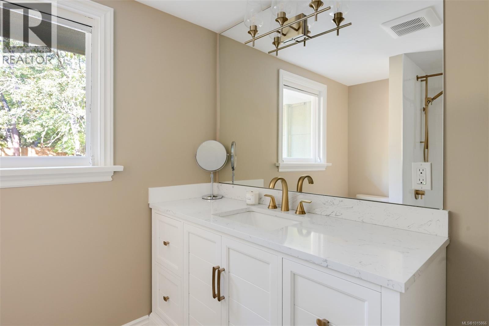  3160 Midland Road, Oak Bay