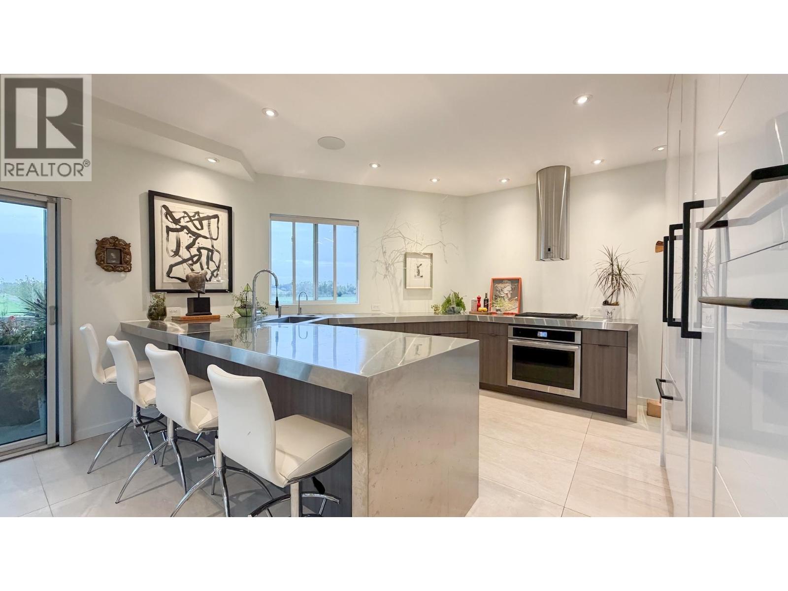 6371 LONDON Road, Richmond