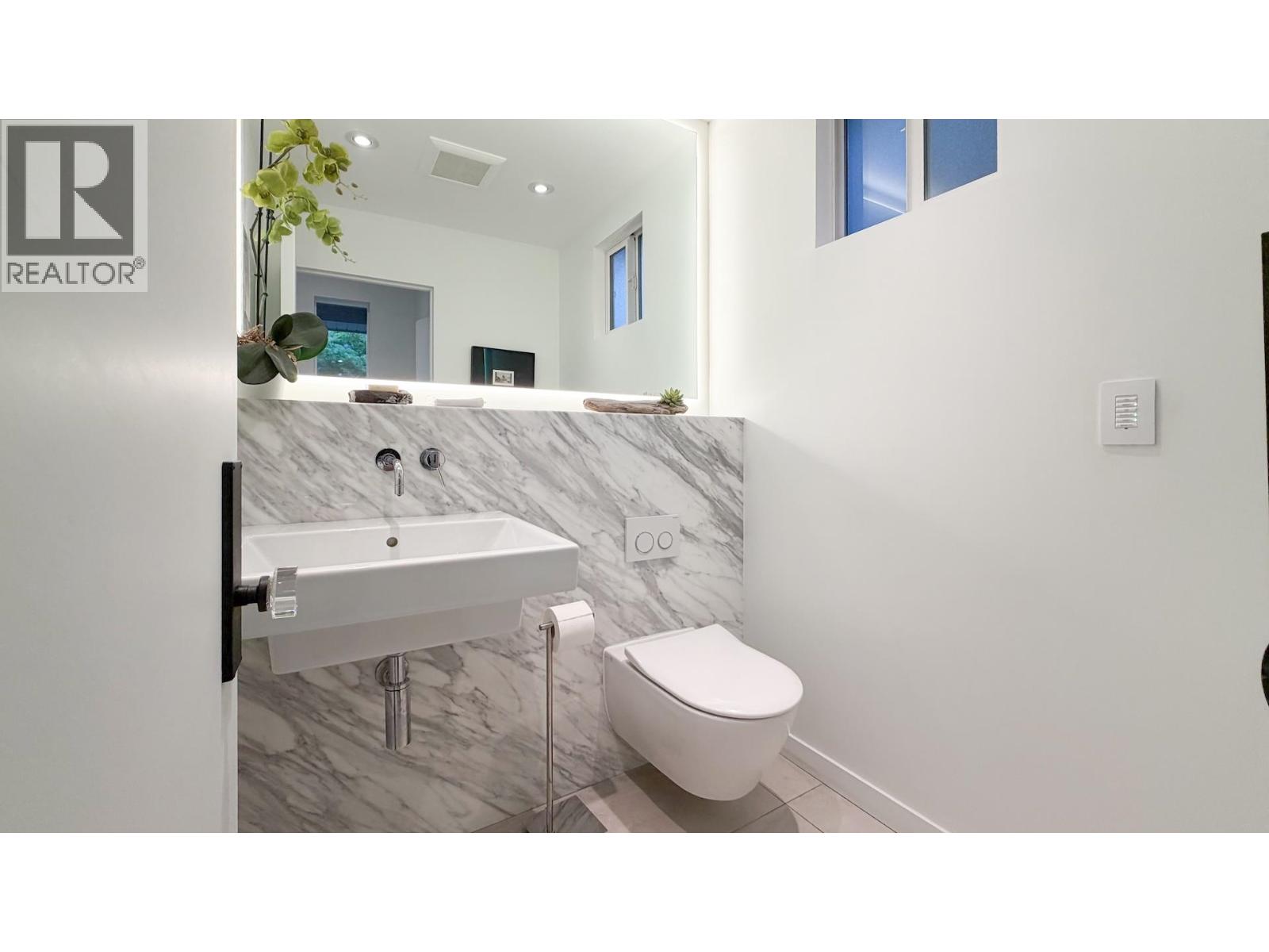 6371 LONDON Road, Richmond