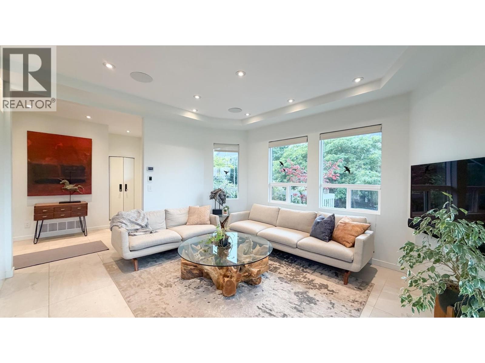 6371 LONDON Road, Richmond