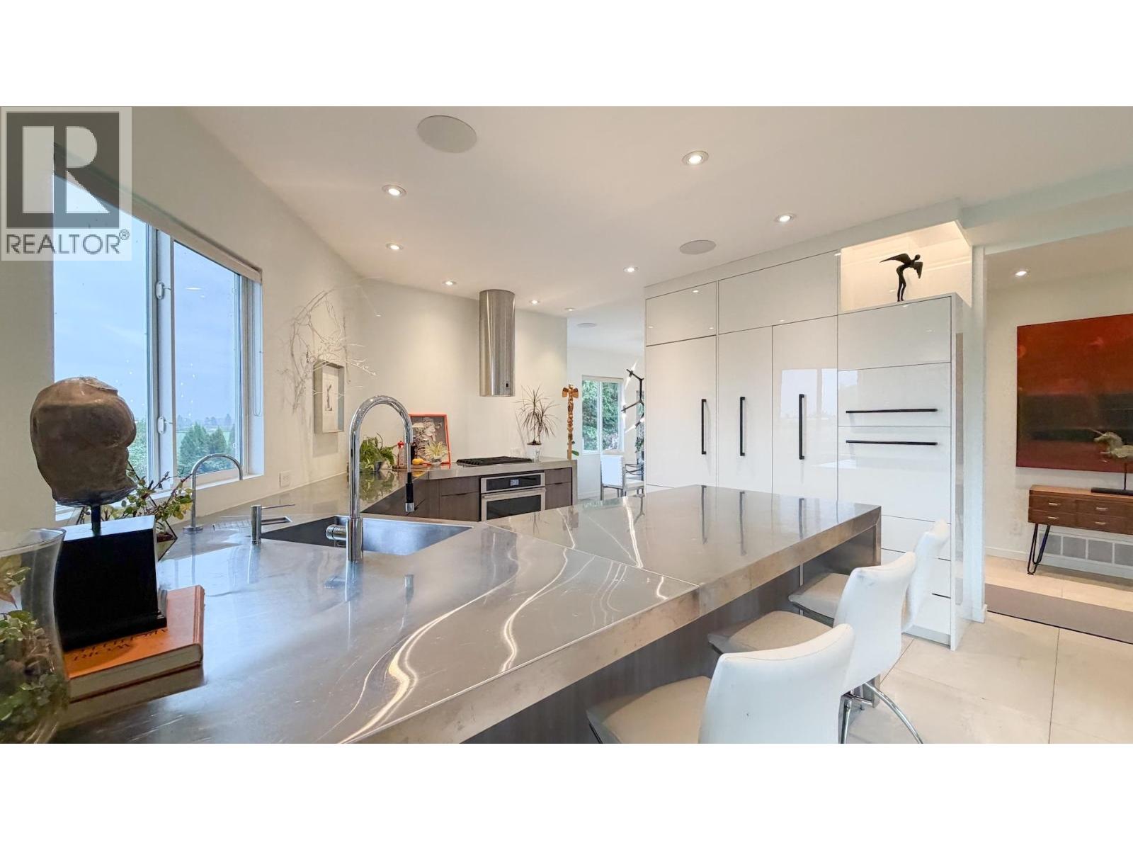 6371 LONDON Road, Richmond