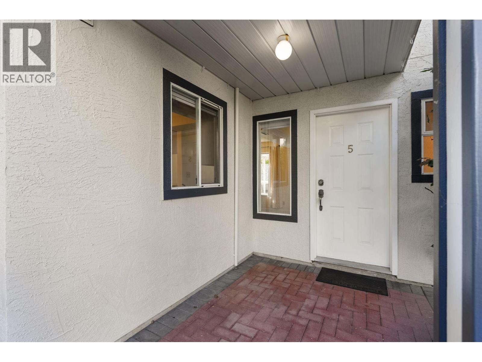 #5-4890 48 Avenue, Ladner