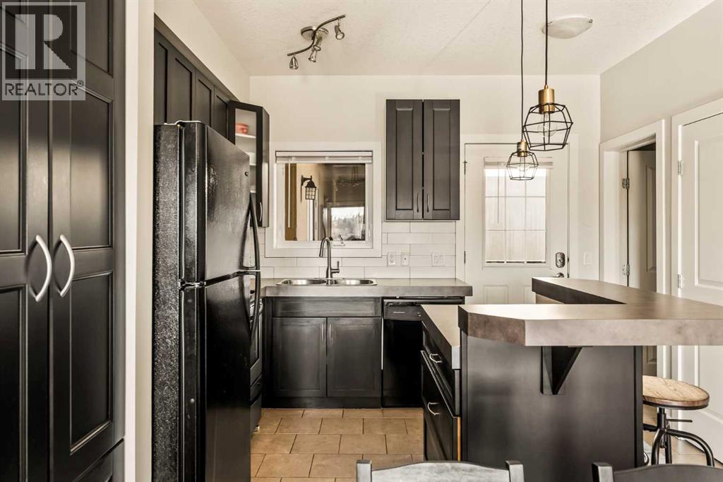 Single Family House for Sale in    Street SW Sunalta Calgary 