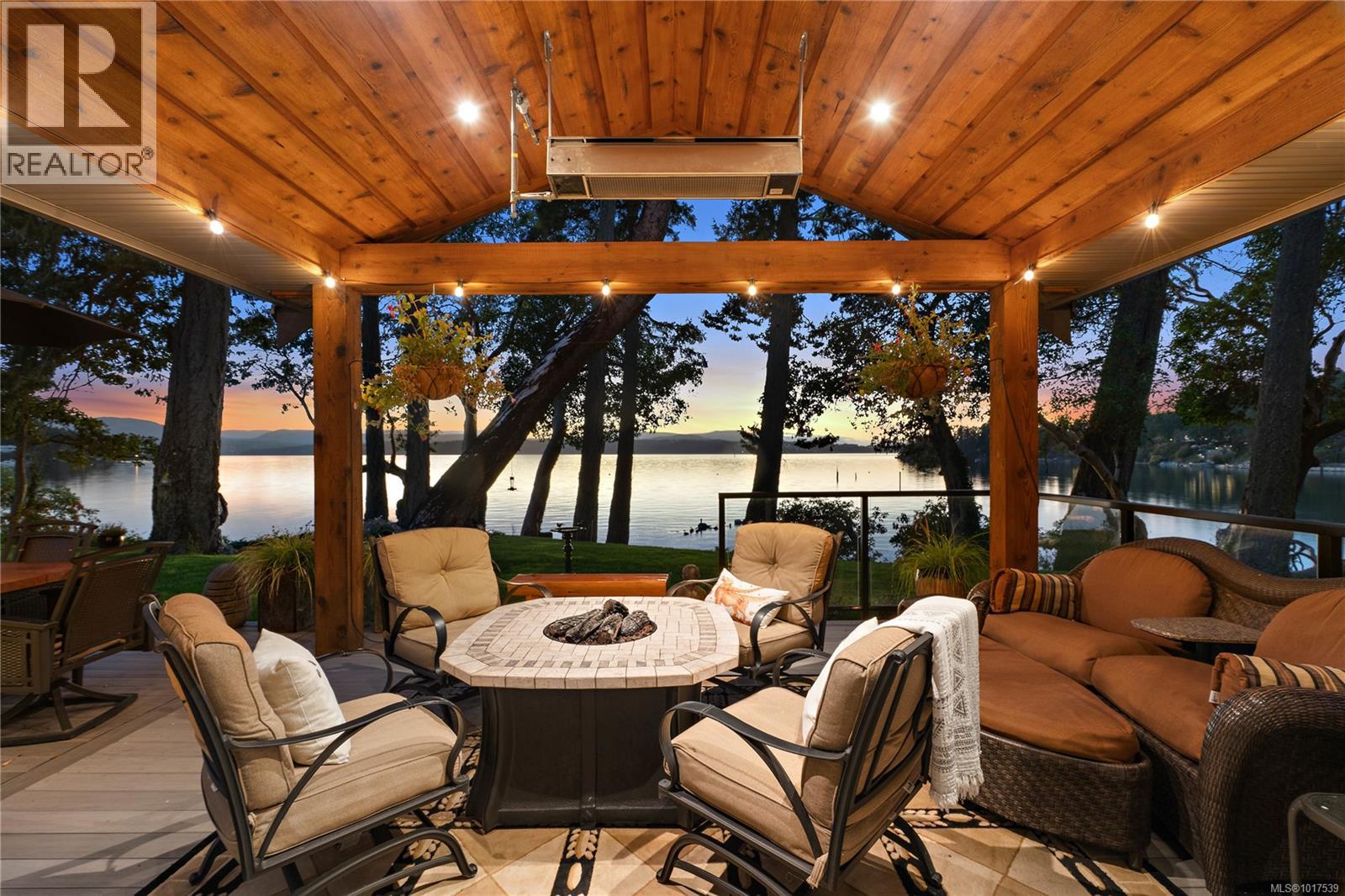  11176 Chalet Road, North Saanich