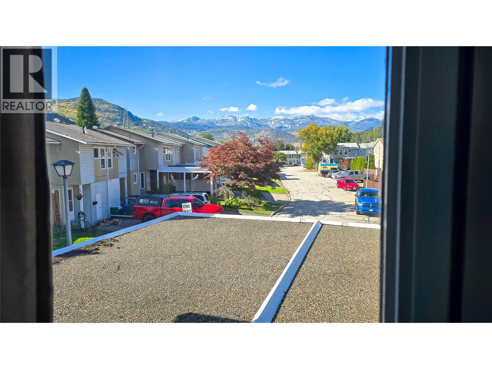 3366 Laurel Crescent, Trail