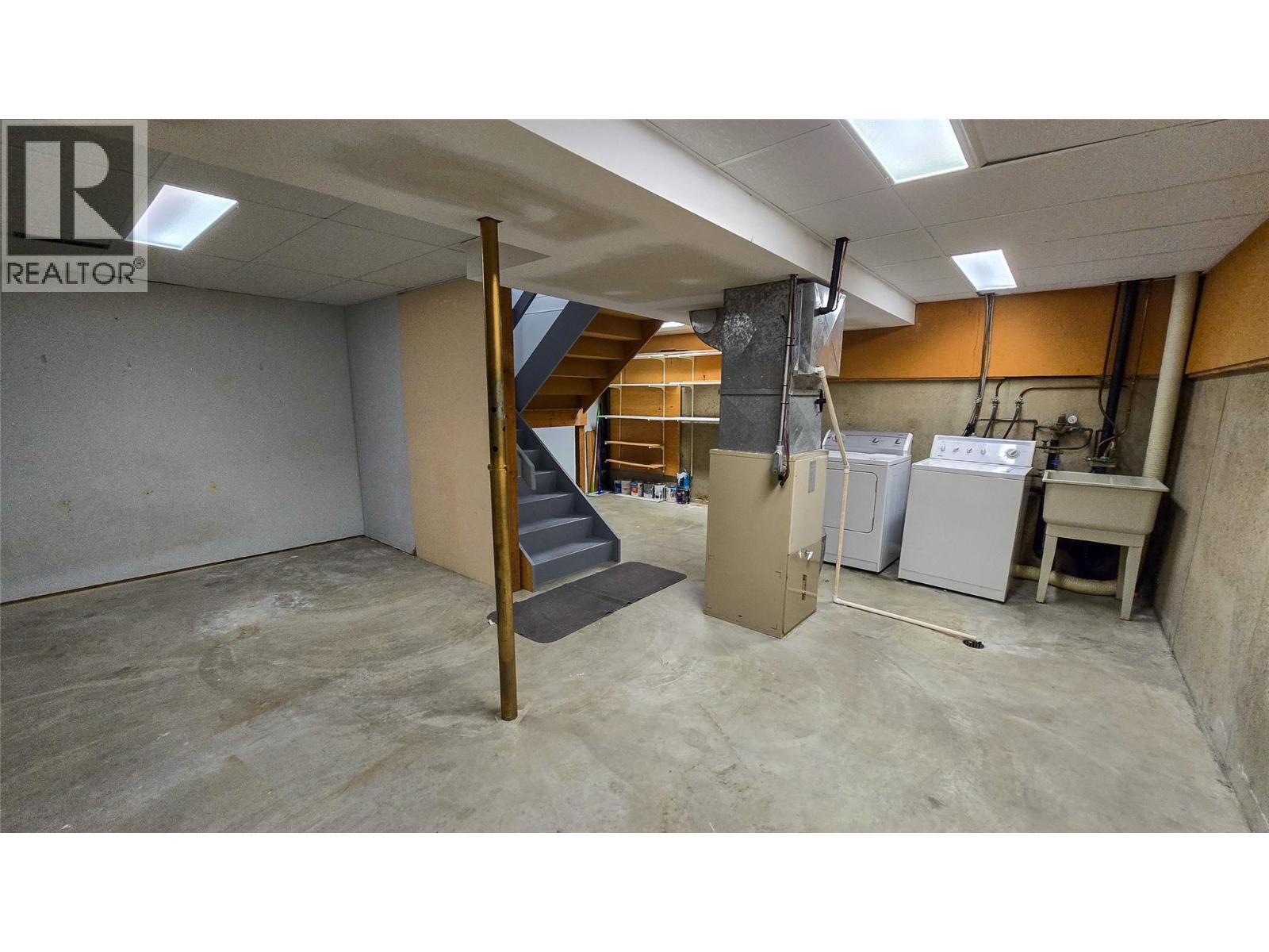 3366 Laurel Crescent, Trail