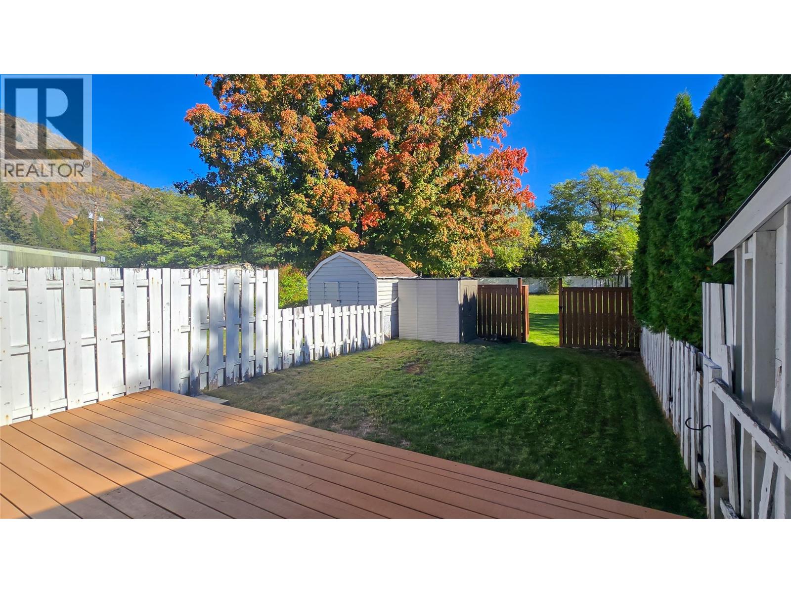 3366 Laurel Crescent, Trail