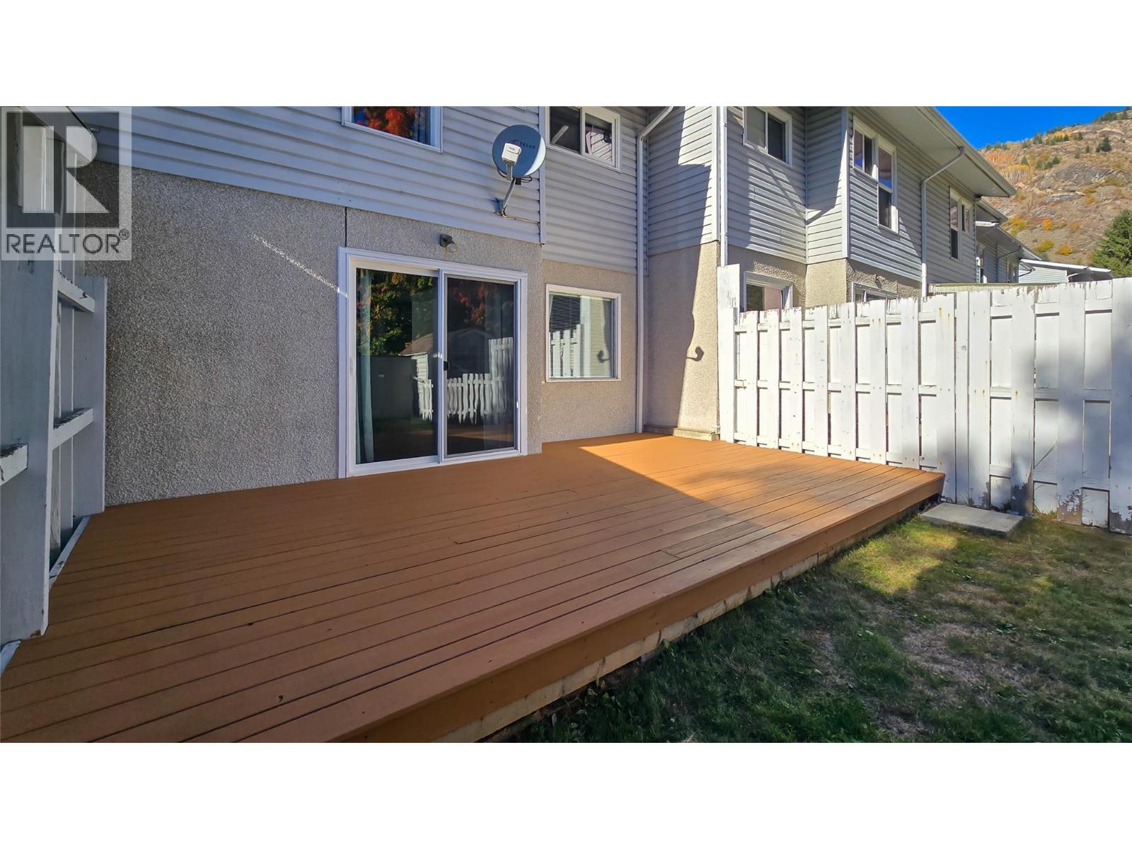 3366 Laurel Crescent, Trail