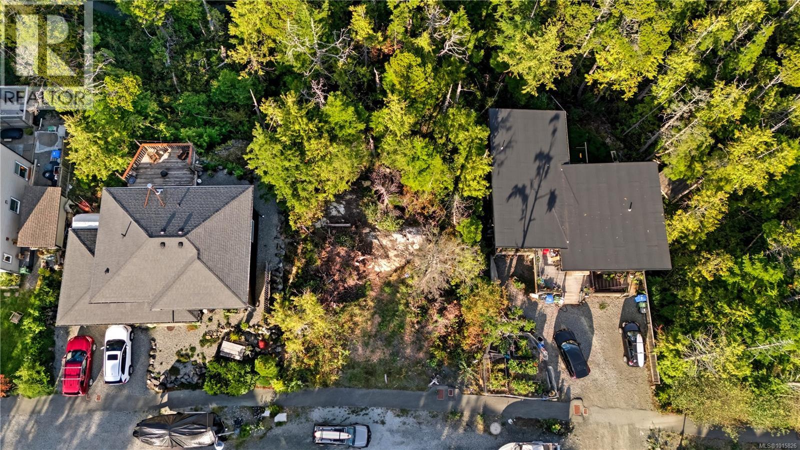 851 Lorne White Pl, Ucluelet