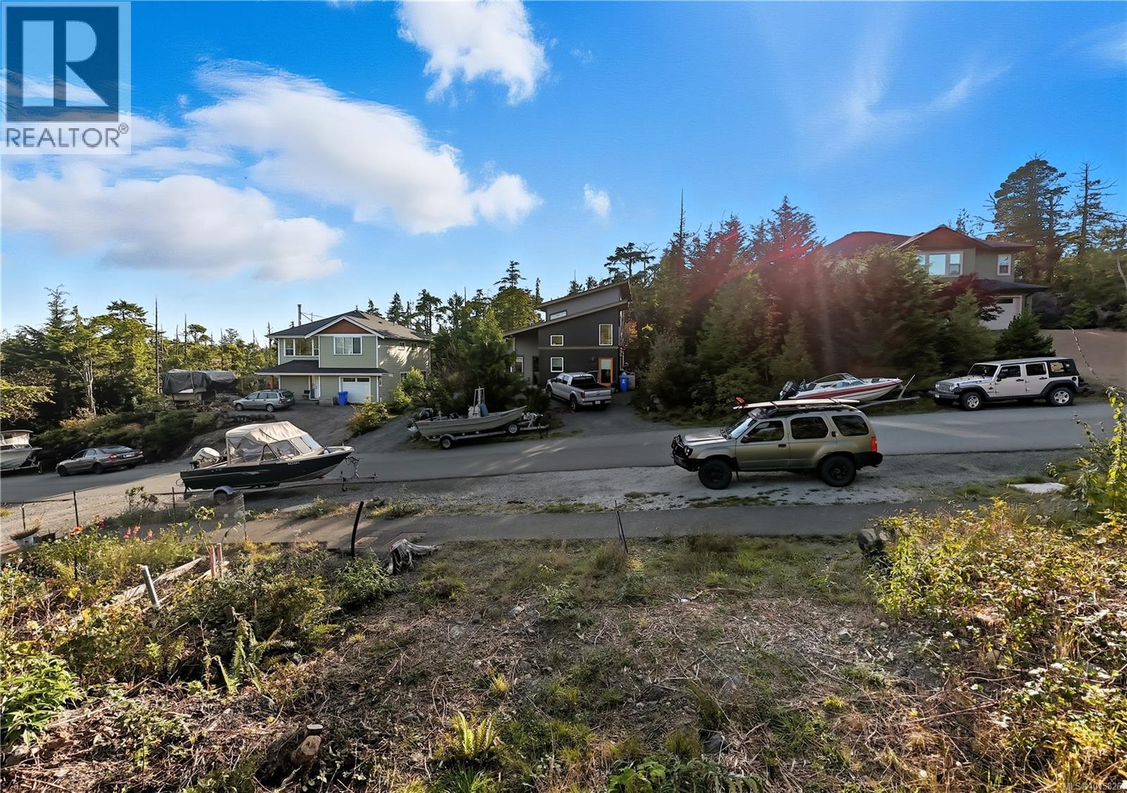 851 Lorne White Pl, Ucluelet