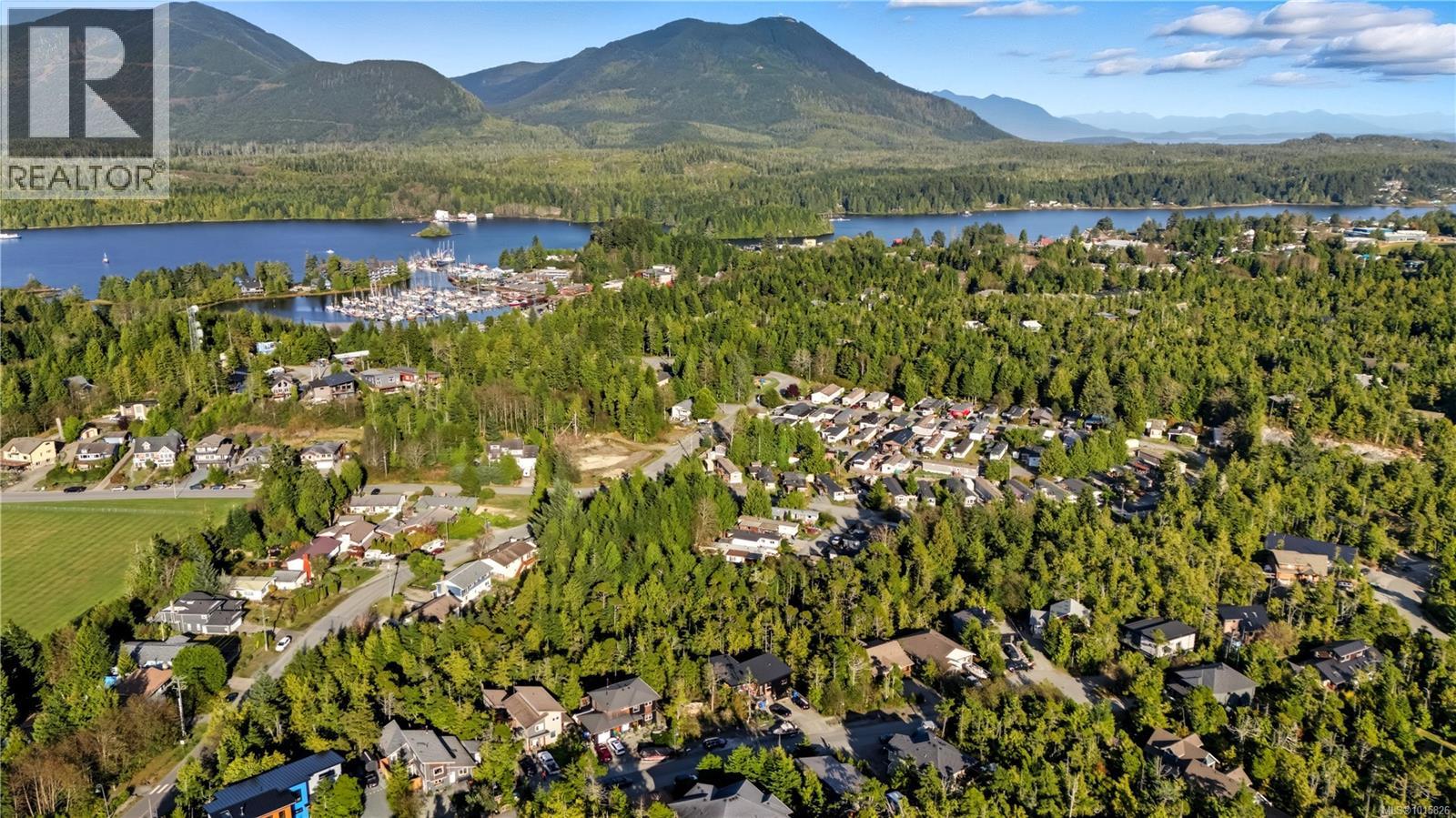 851 Lorne White Pl, Ucluelet