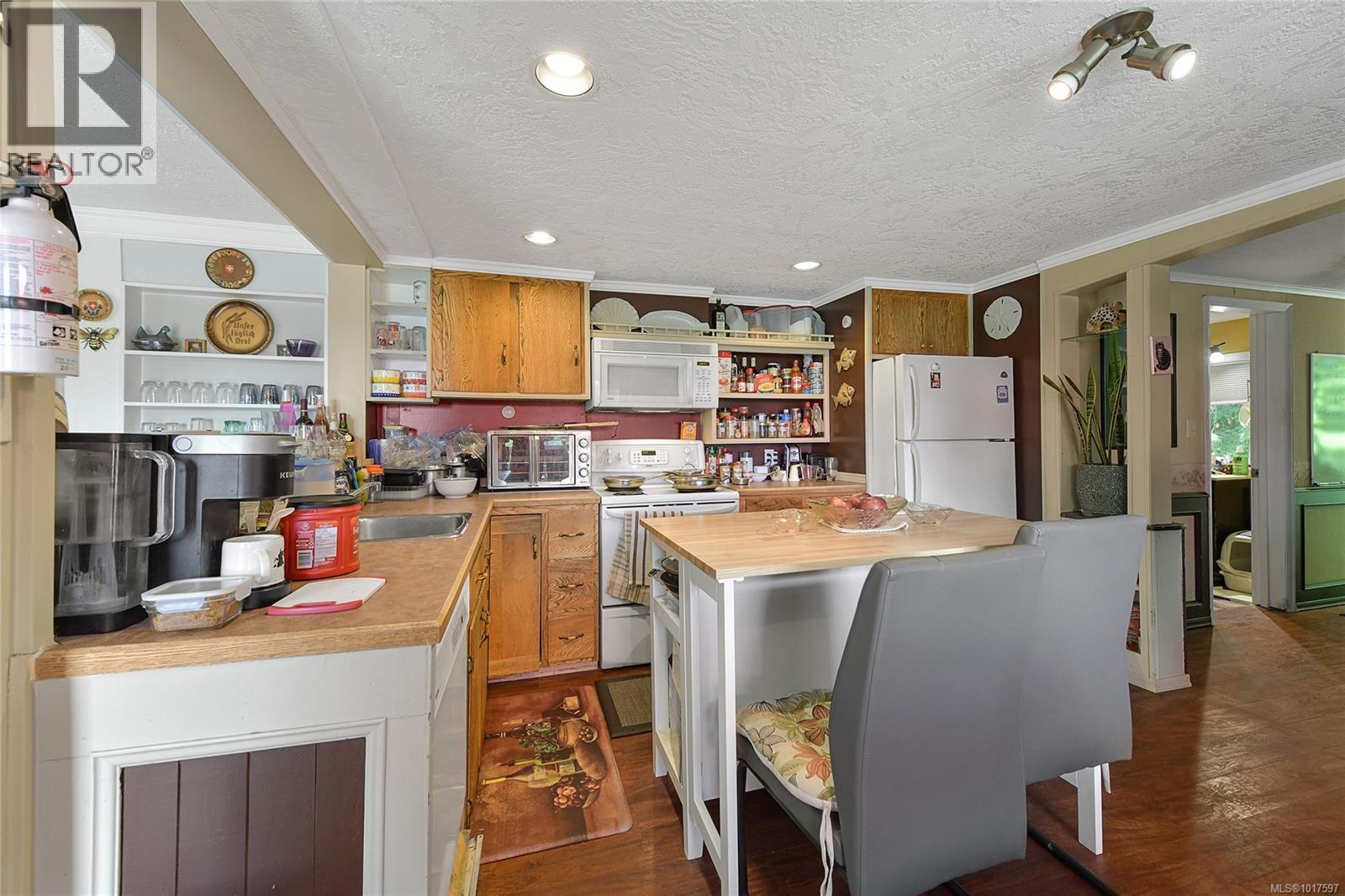  5440 SOOKE Road, Sooke