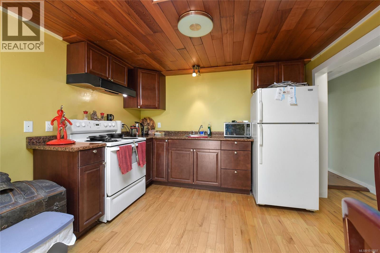  5440 SOOKE Road, Sooke