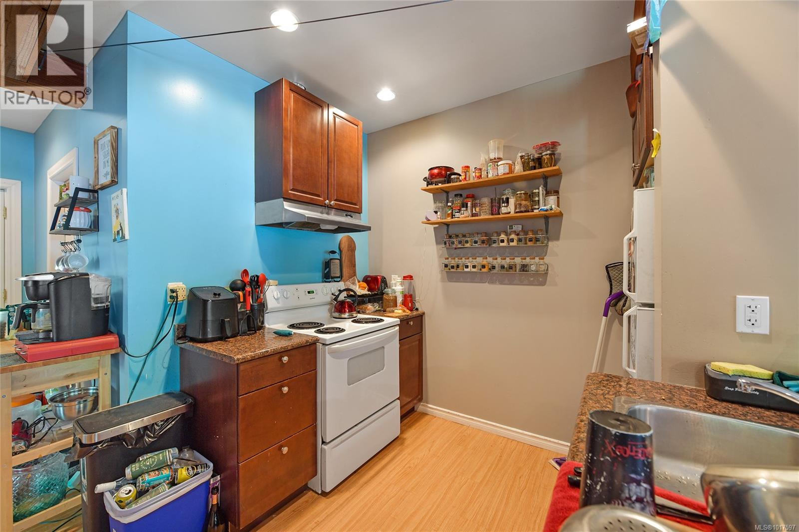  5440 SOOKE Road, Sooke