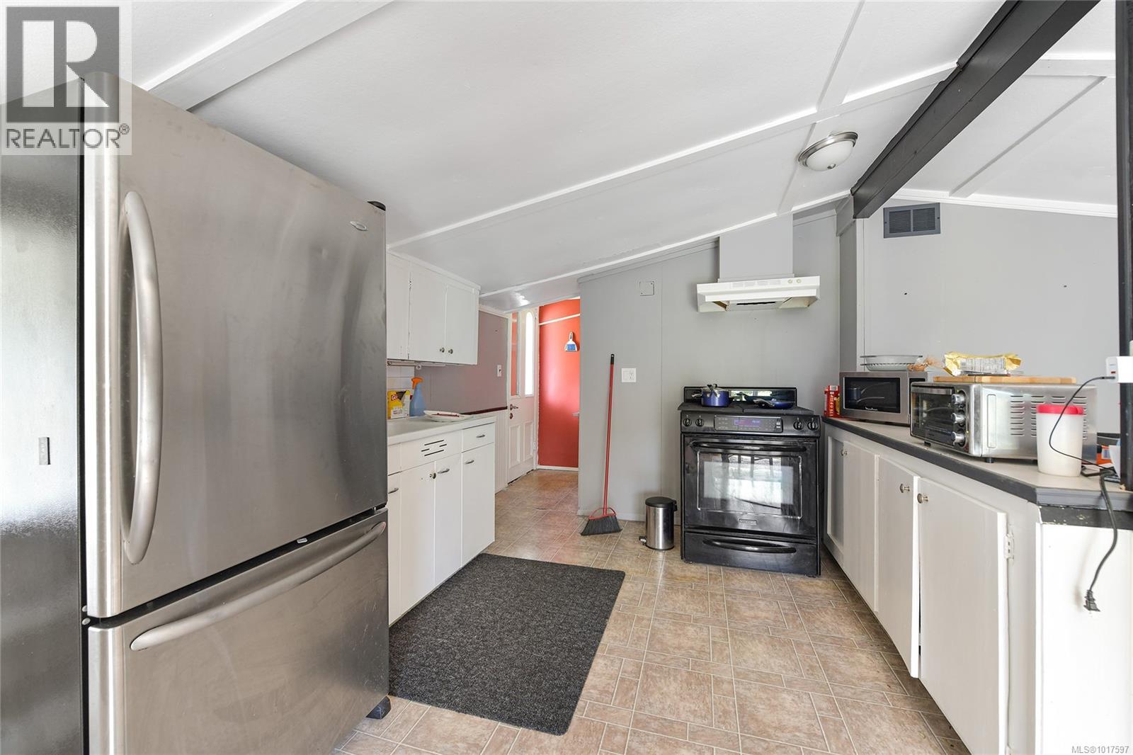  5440 SOOKE Road, Sooke