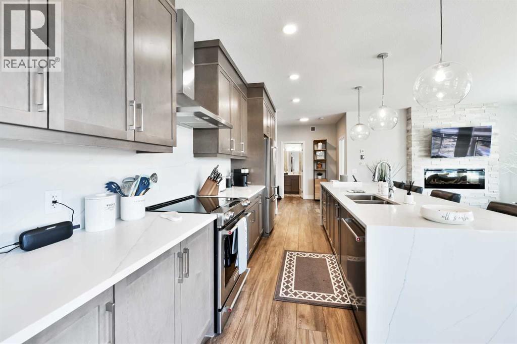 Single Family House for Sale in    Avenue SW Springbank Hill Calgary 