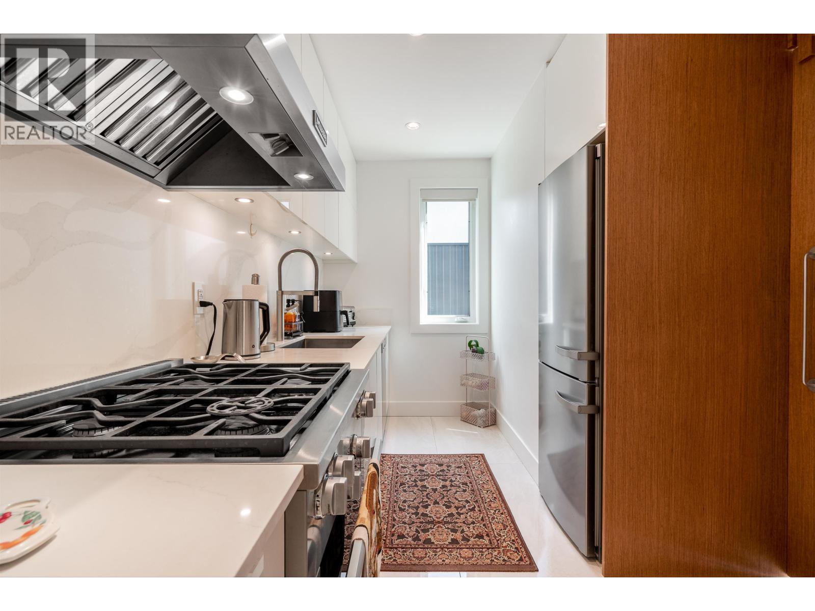 4399 HIGHLAND BOULEVARD, North Vancouver