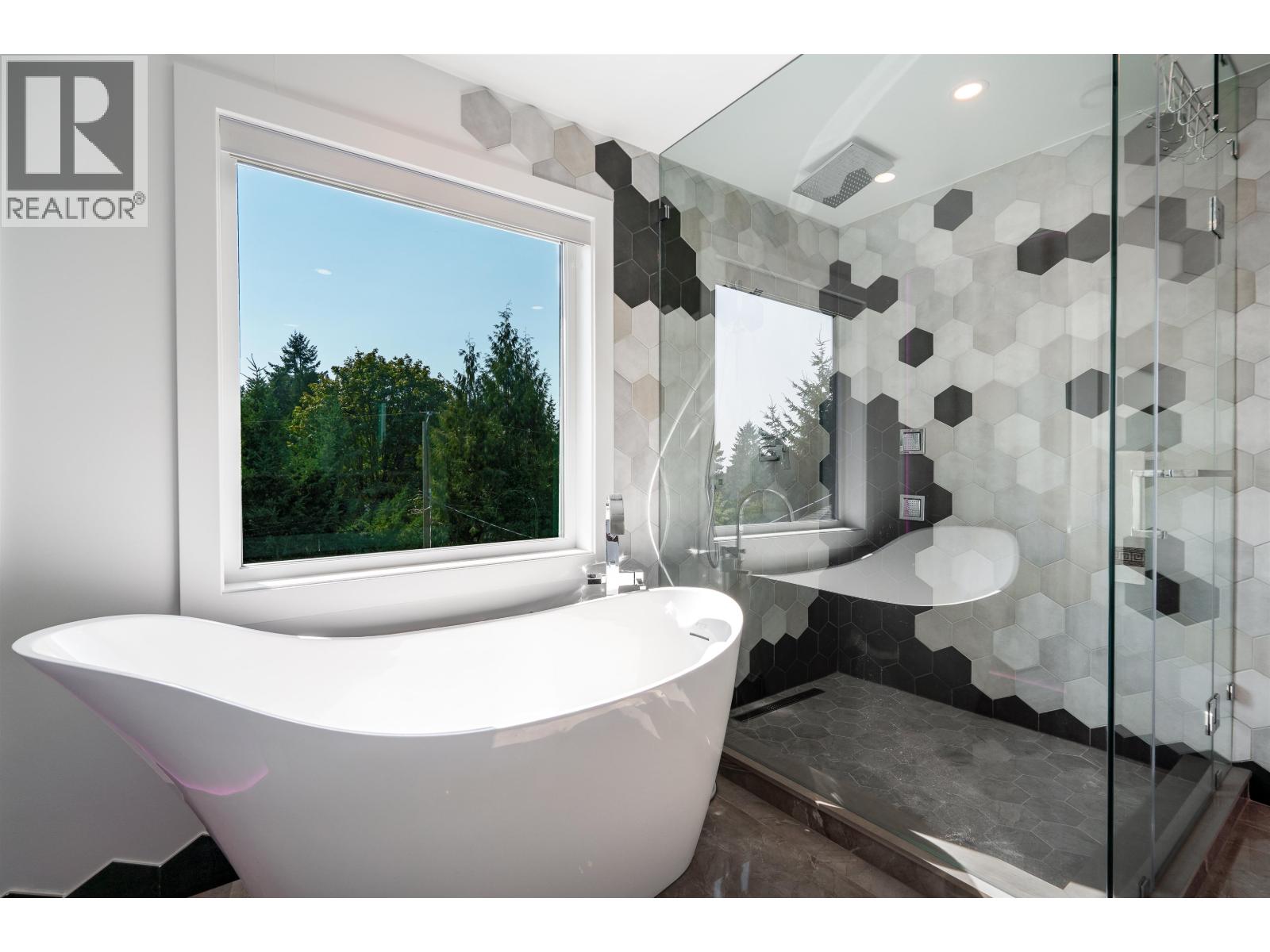 4399 HIGHLAND BOULEVARD, North Vancouver