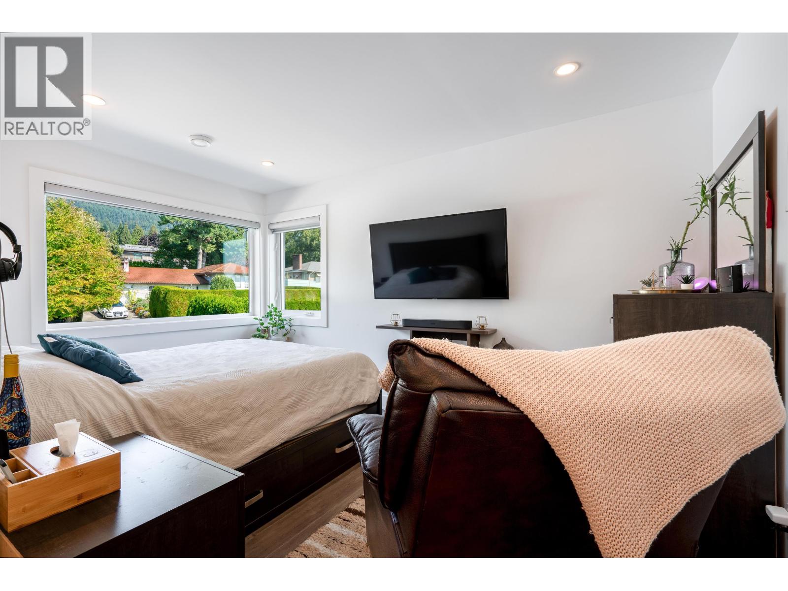 4399 HIGHLAND BOULEVARD, North Vancouver