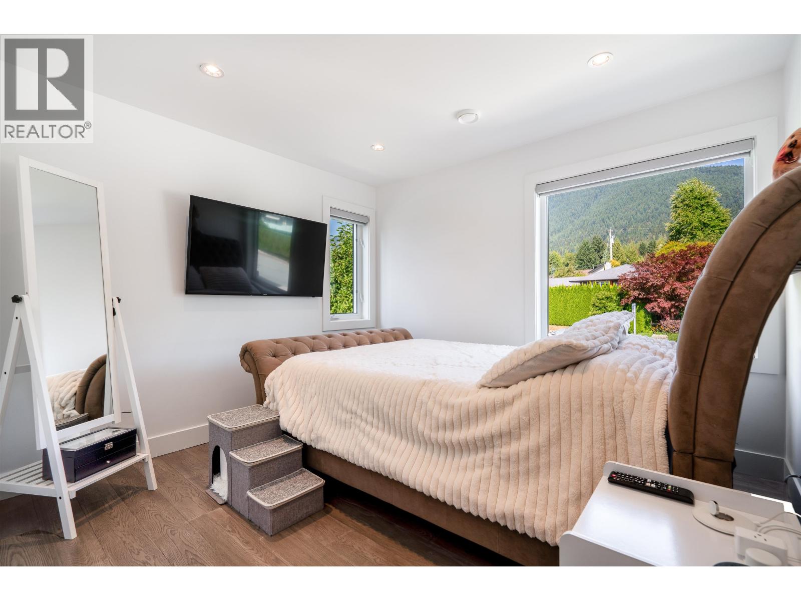 4399 HIGHLAND BOULEVARD, North Vancouver