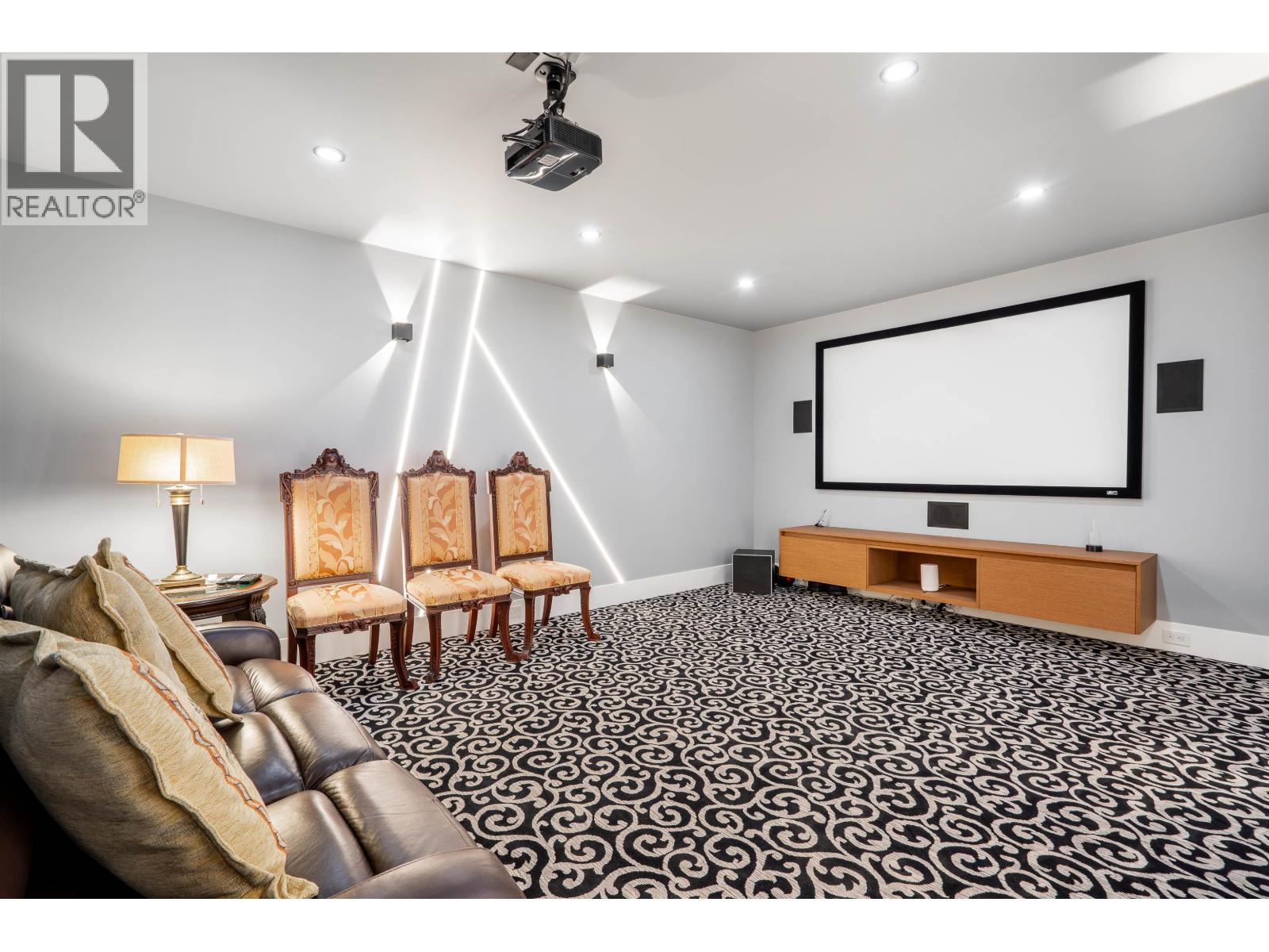 4399 HIGHLAND BOULEVARD, North Vancouver