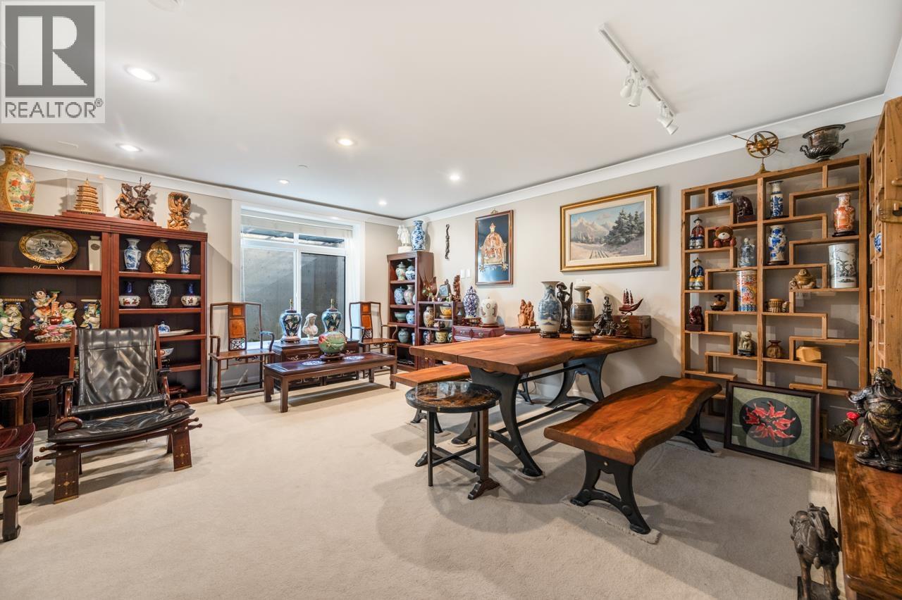 2020 CARSON COURT, North Vancouver