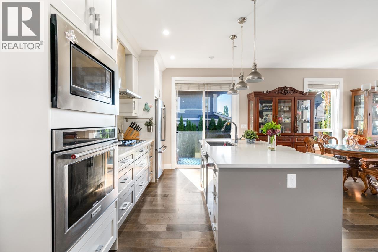 2020 CARSON COURT, North Vancouver