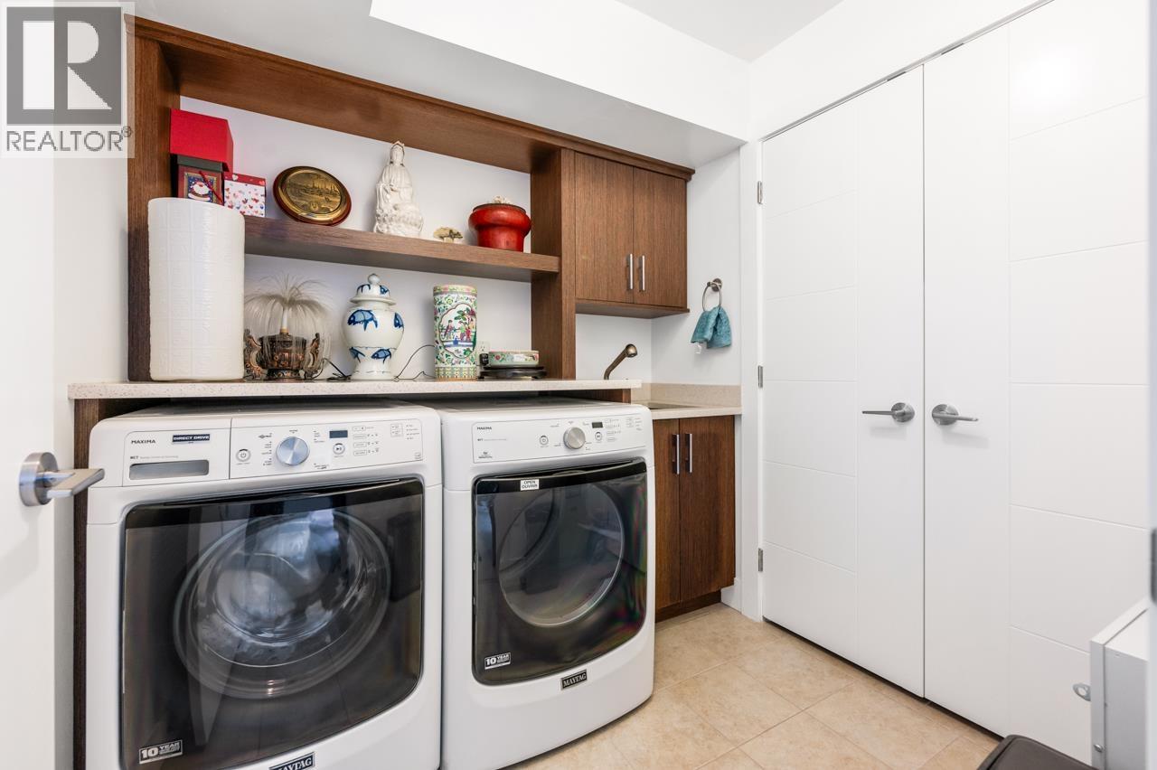 2020 CARSON COURT, North Vancouver