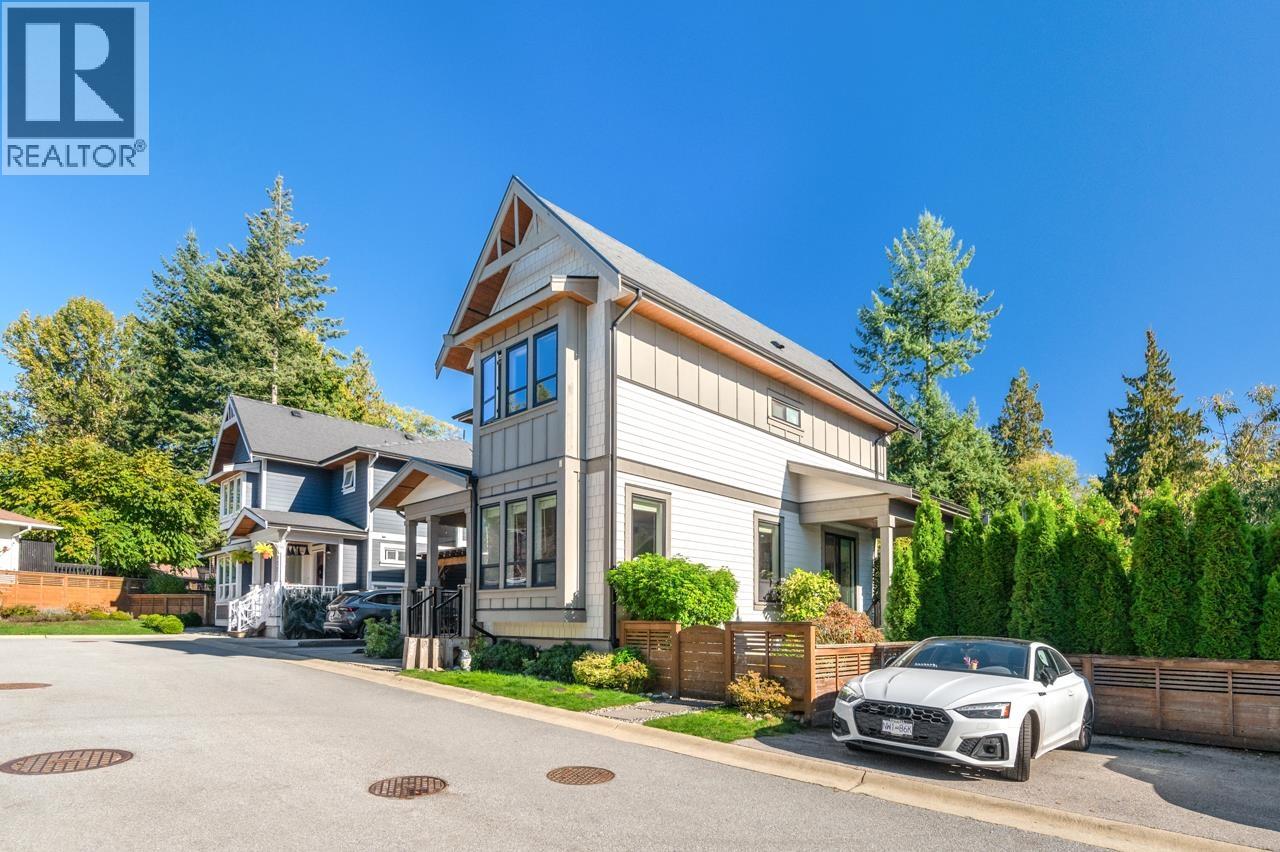 2020 CARSON COURT, North Vancouver
