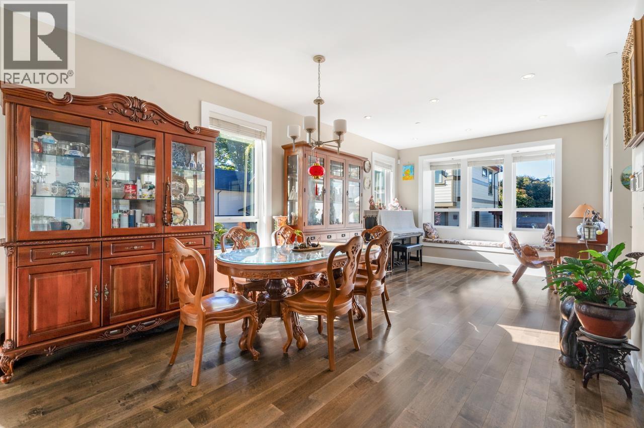 2020 CARSON COURT, North Vancouver