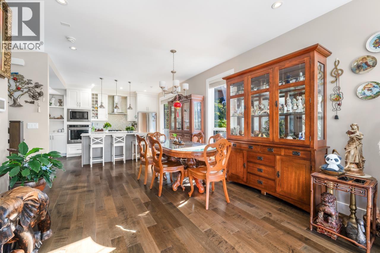 2020 CARSON COURT, North Vancouver