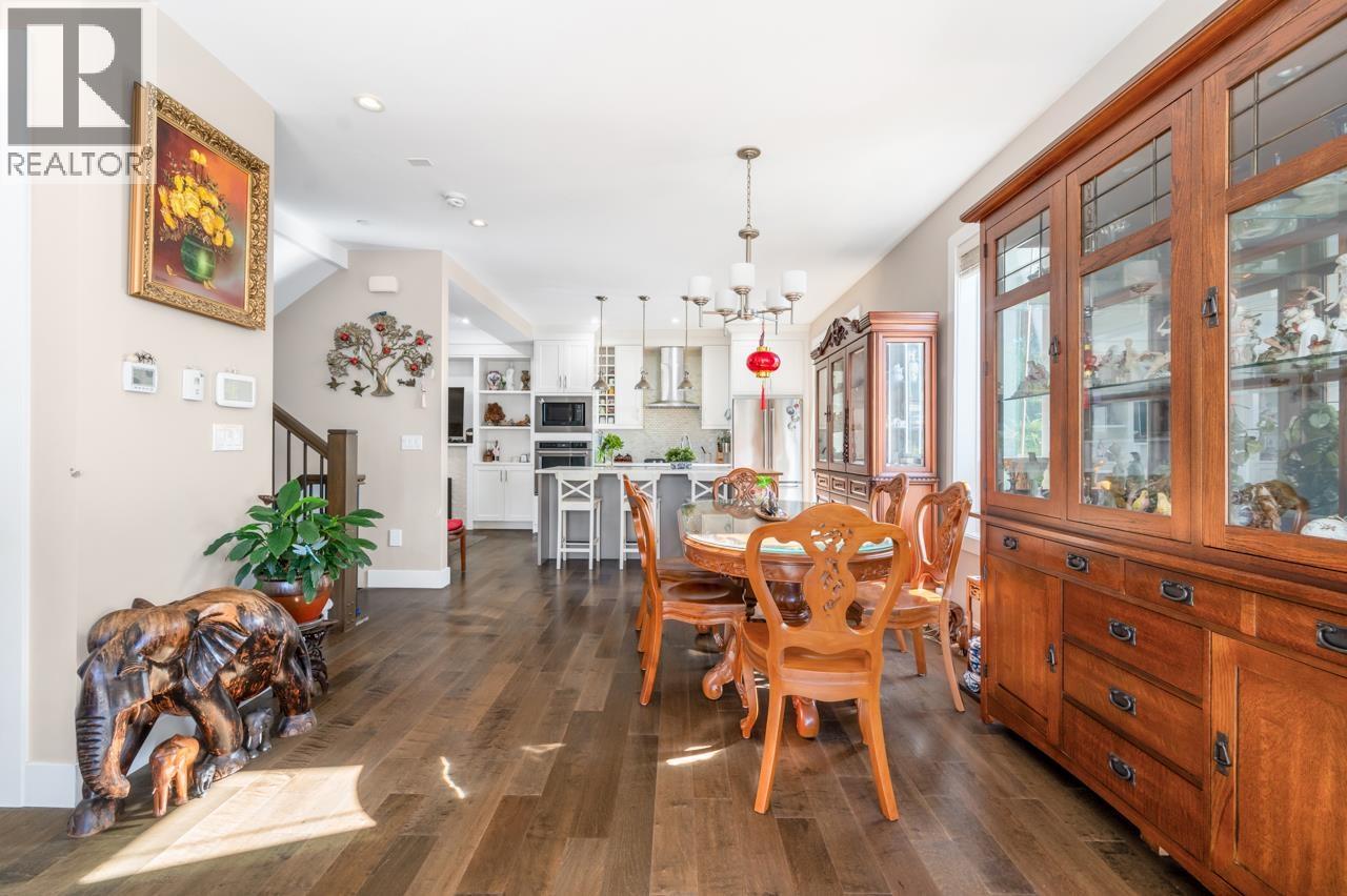 2020 CARSON COURT, North Vancouver