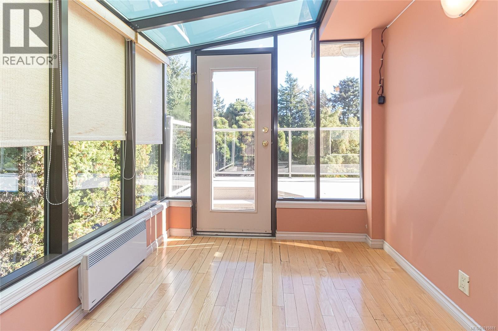  991 Seapearl Place, Saanich