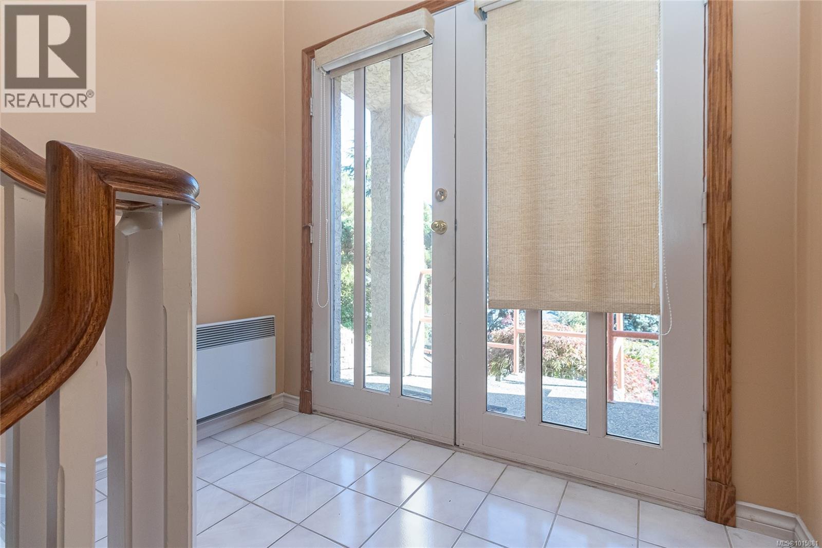  991 Seapearl Place, Saanich