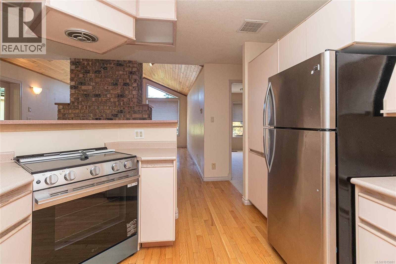  991 Seapearl Place, Saanich