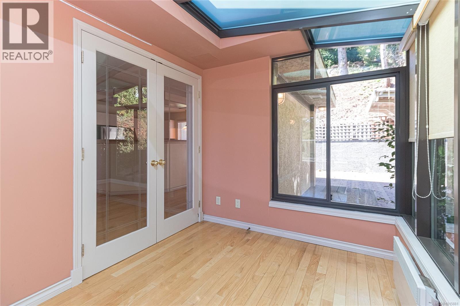  991 Seapearl Place, Saanich