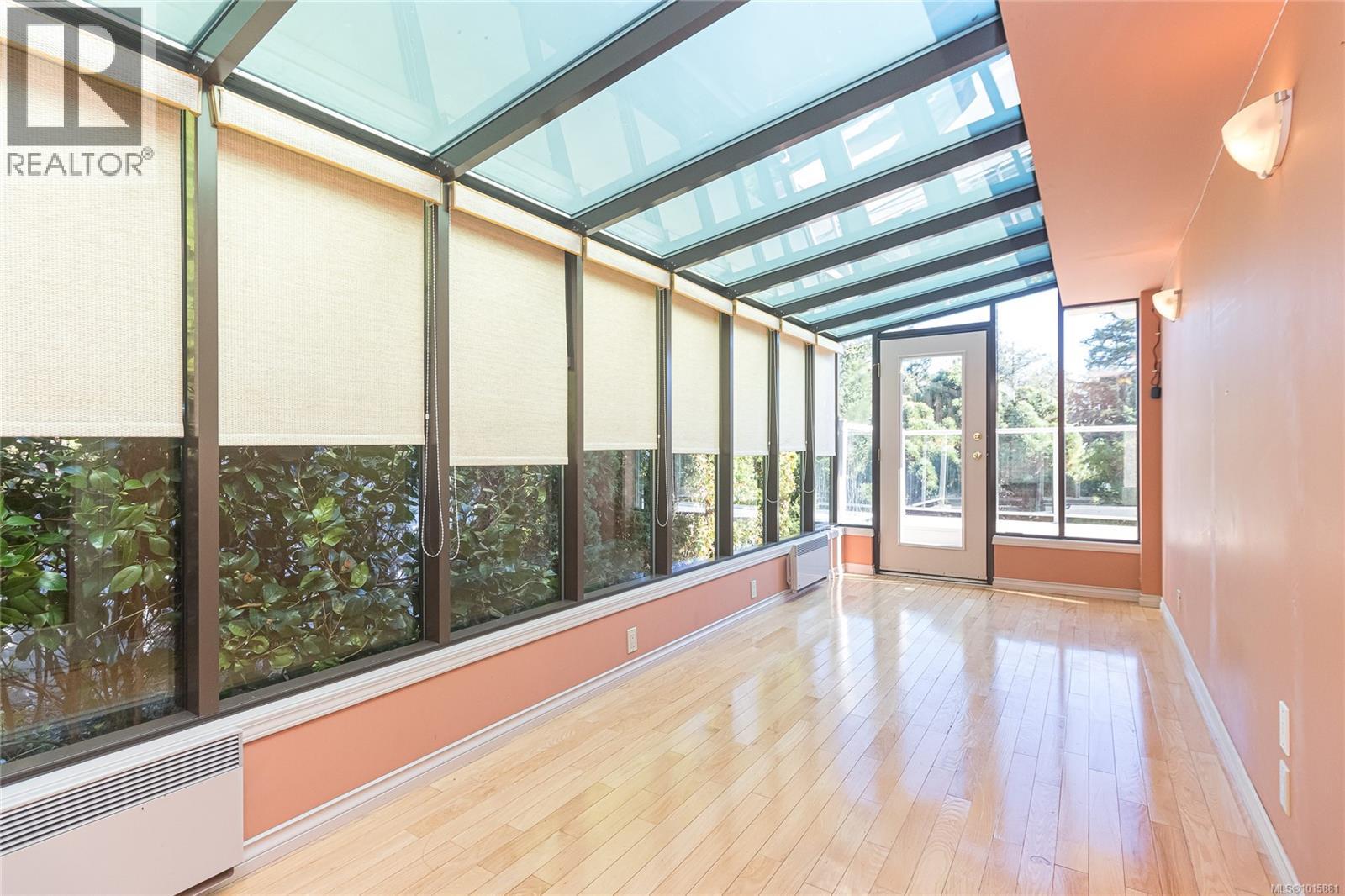  991 Seapearl Place, Saanich