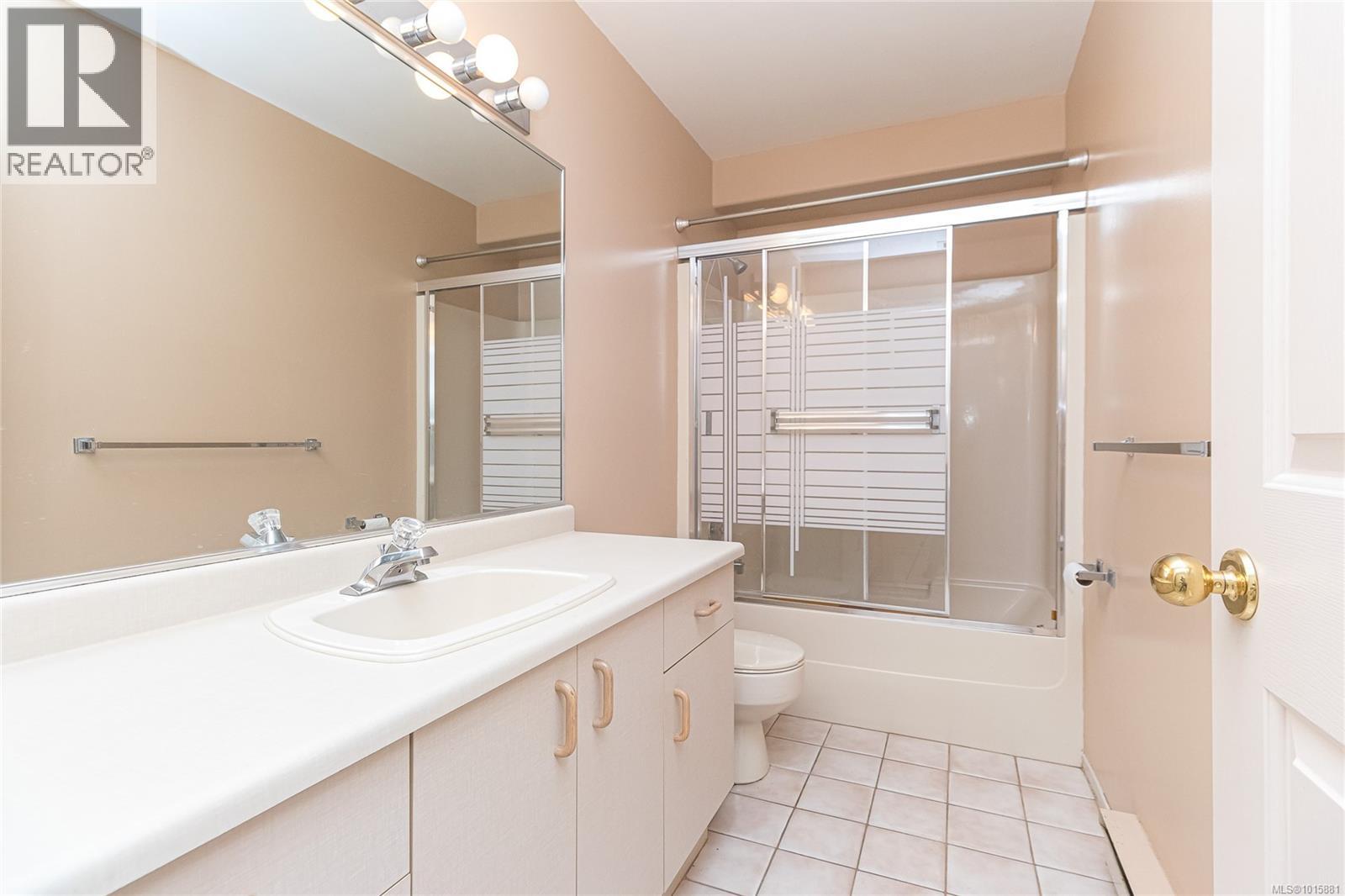  991 Seapearl Place, Saanich