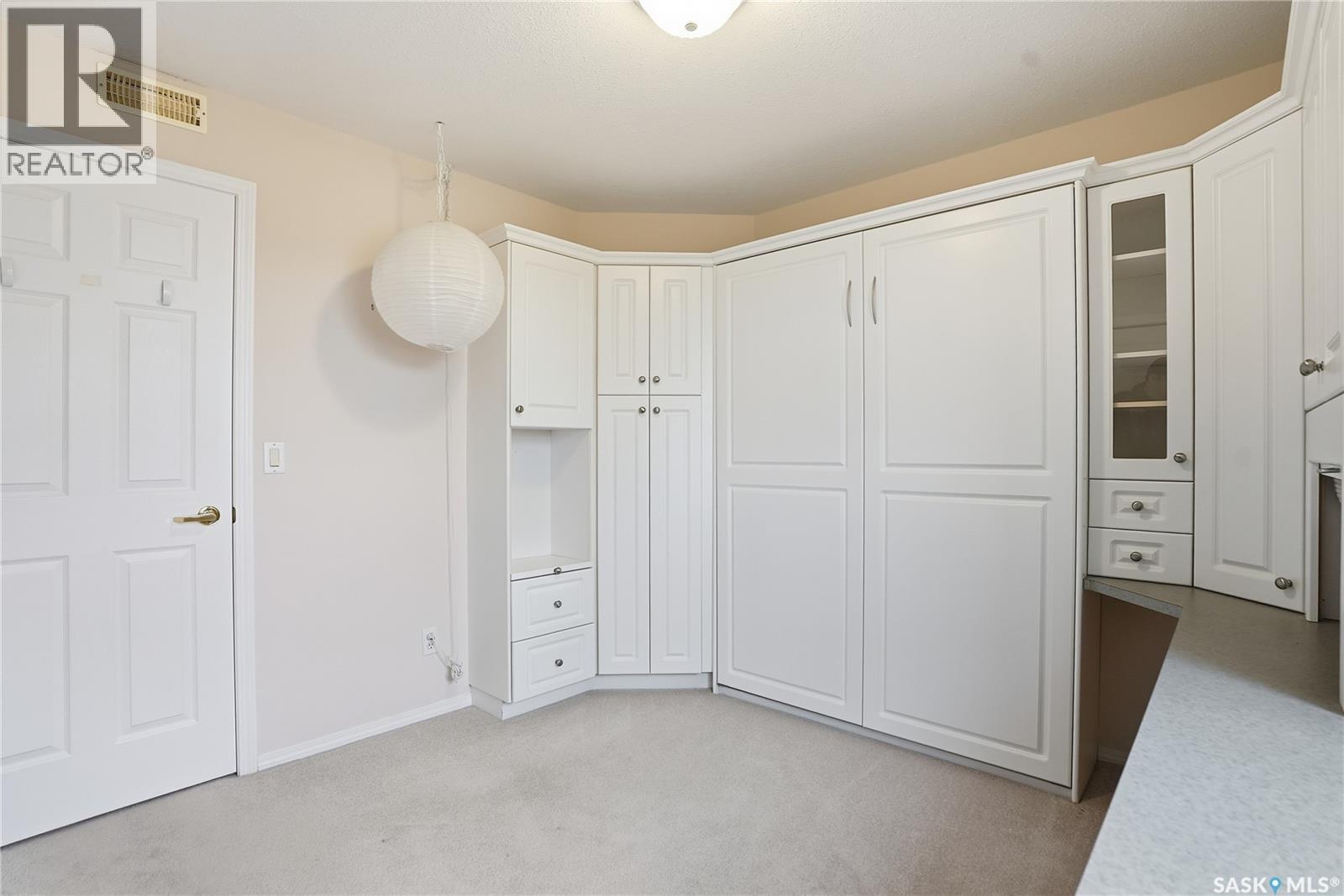 Single Family House Low rise for Sale in   Heritage VIEW Saskatoon 